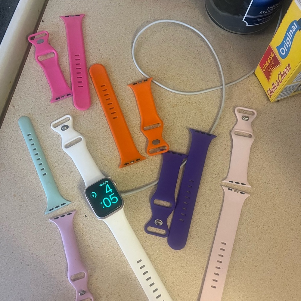 Smartwatch with Interchangeable Bands